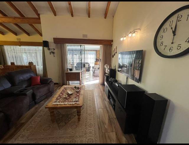 4 BEDROOM HOUSE FOR SALE IN GREENHILLS